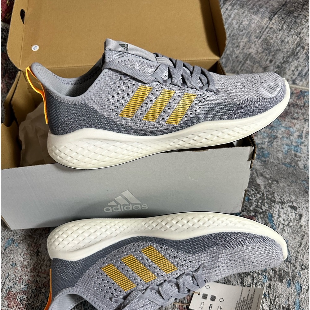 Men’s Size 8.5 OR Women’s Size 10 Adidas Fluid Flow 2.0 NEW IN BOX